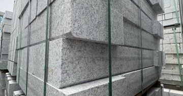 安顺芝麻白路牙石 马路牙子