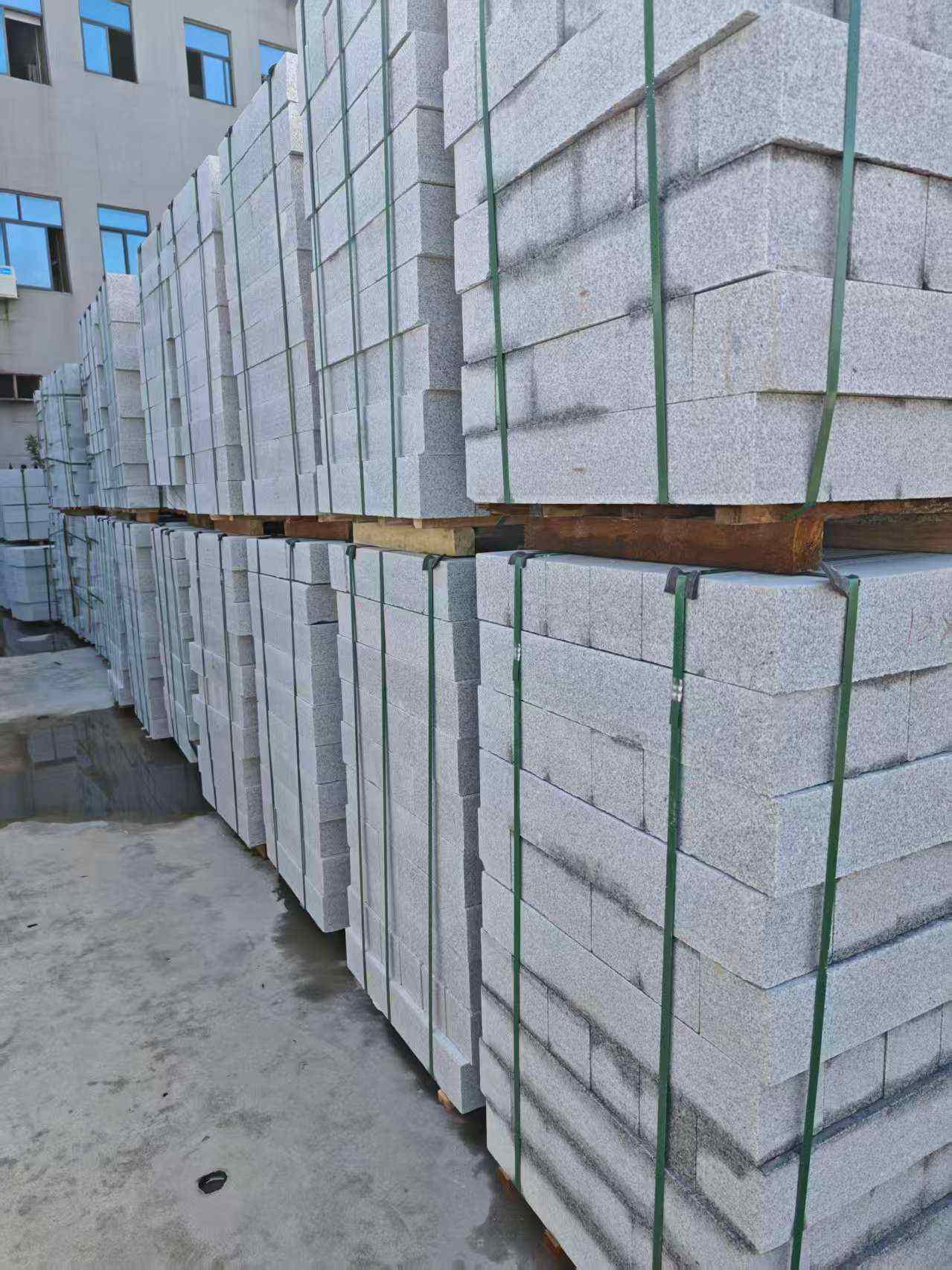 安顺芝麻白路牙石，路侧石